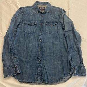 Men’s American Eagle denim button snap shirt. Size Medium